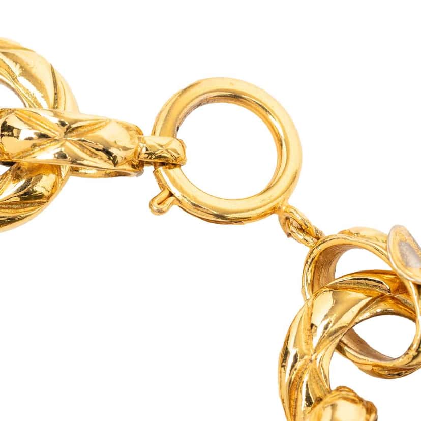 Chanel Gold Plated Quilted Chain Link Bracelet Gold Metal Good condition - Model View