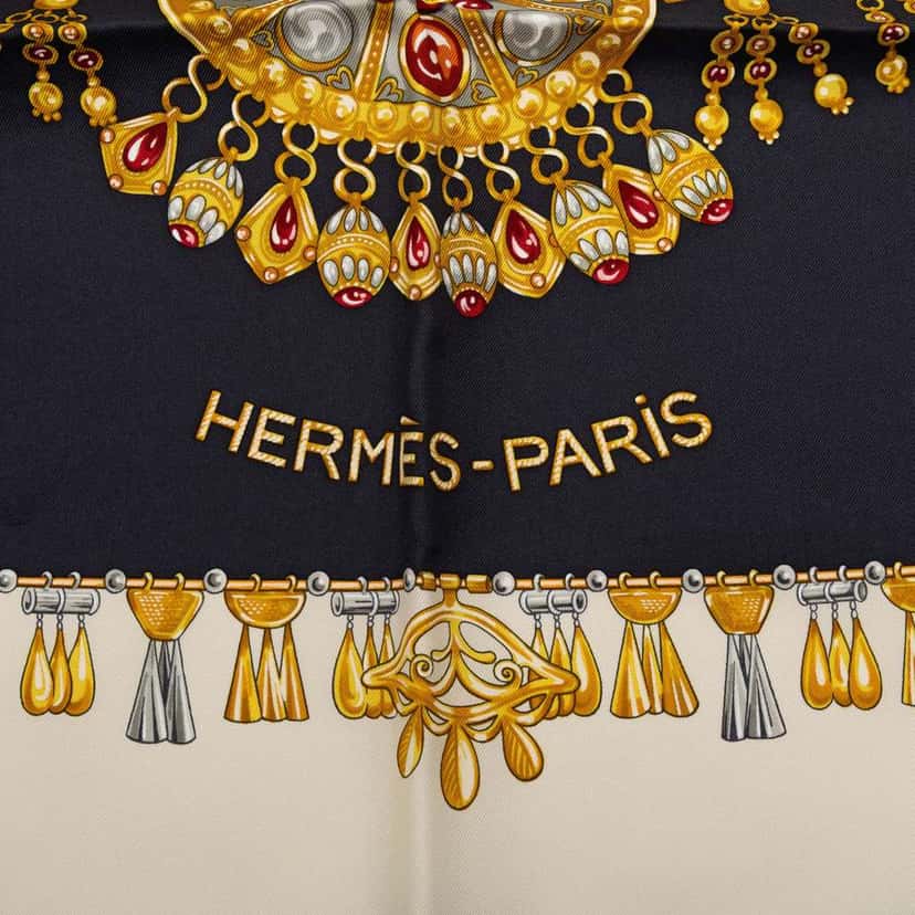 Hermès Parures des Sables Silk Scarf Blue Silk Good condition - Model View