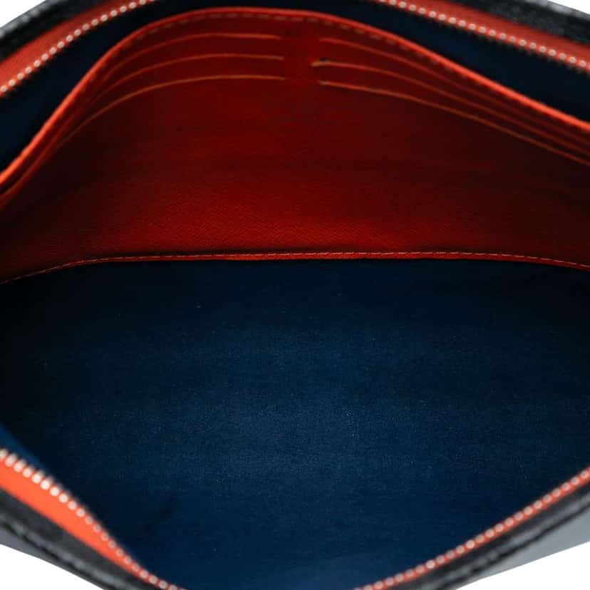 Louis Vuitton Epi Pochette Voyage MM Blue Leather Good condition - Model View