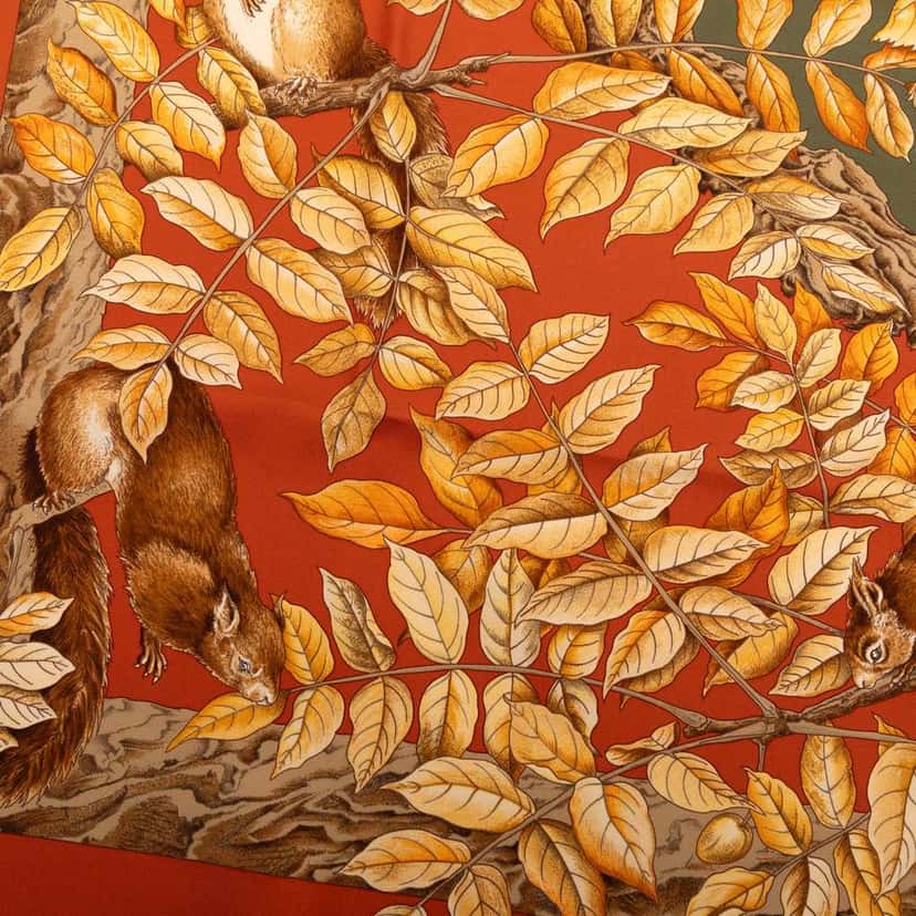 Hermès Casse Noisette Silk Scarf 90 Orange Silk Very good condition - Model View