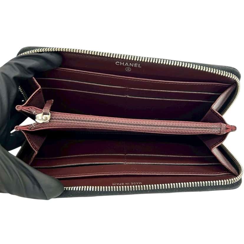 Chanel CC Quilted Caviar Zip Around Long Wallet Black Leather Good condition - Model View
