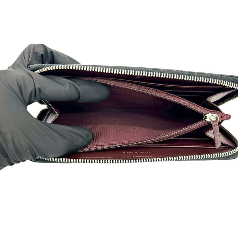 Chanel CC Quilted Caviar Zip Around Long Wallet Black Leather Good condition - Box View