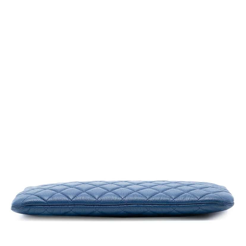 Chanel Medium Quilted Caviar Boy O Case Clutch Blue Leather Very good condition - Inside View