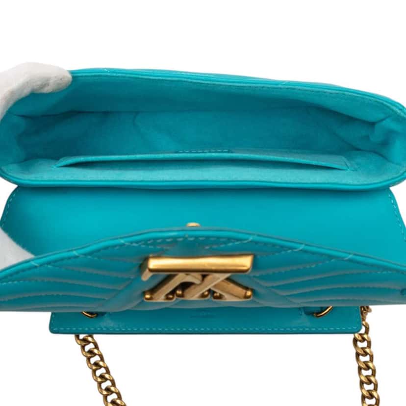 Louis Vuitton New Wave Chain Bag MM Blue Leather Very good condition - Model View