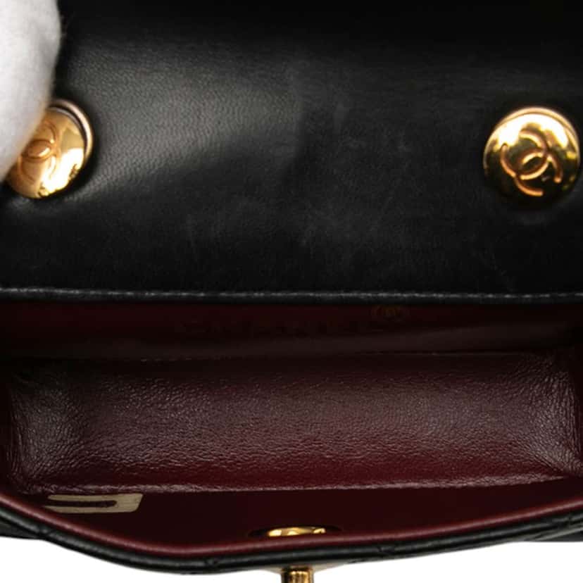 Chanel Mini CC Quilted Lambskin Flap Black Leather Good condition - Model View