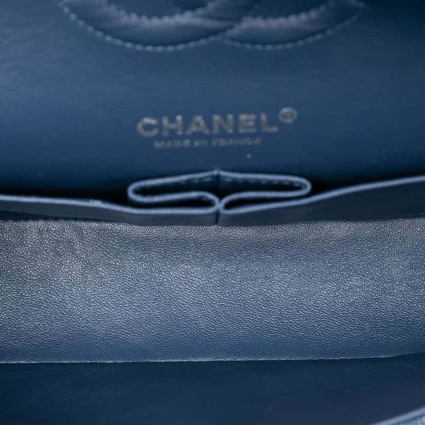 Chanel Medium Classic Denim Floral Double Flap Blue Denim Very good condition - Model View