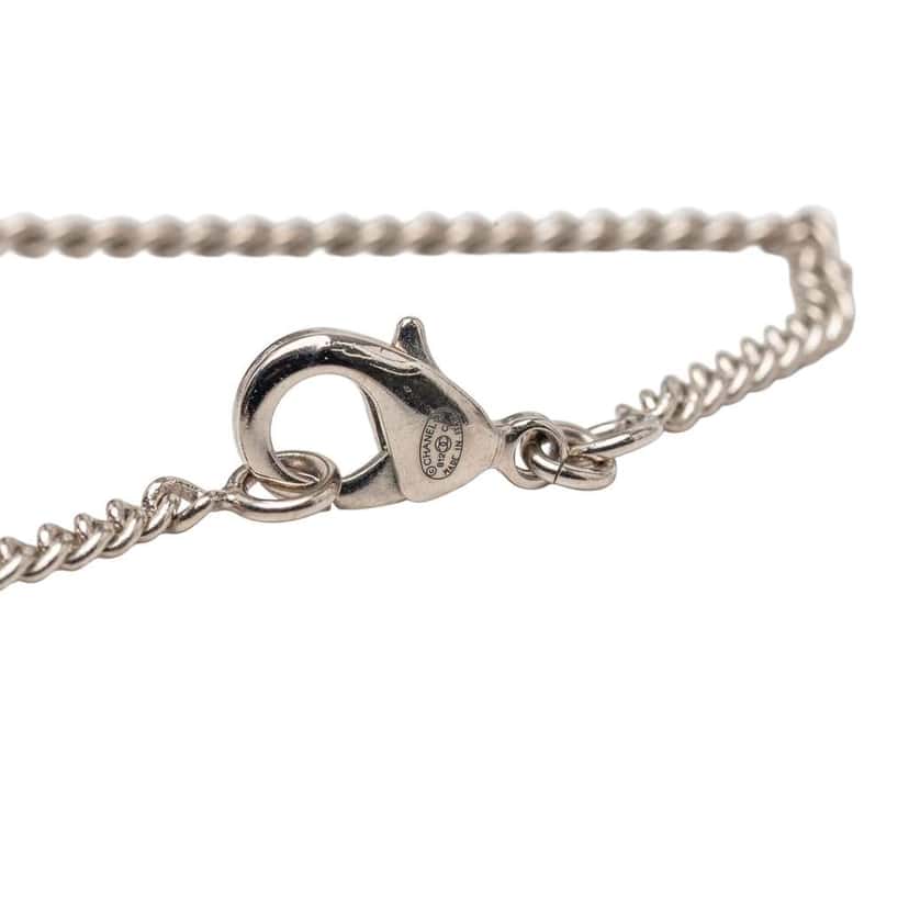 Chanel CC Silver Plated Rhinestones Camellia Pendant Necklace Silver Metal Good condition - Model View