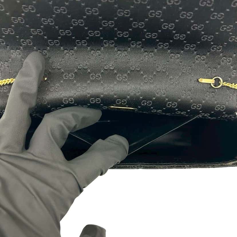 Gucci Micro GG Nylon Chain Crossbody Black Good condition - Model View