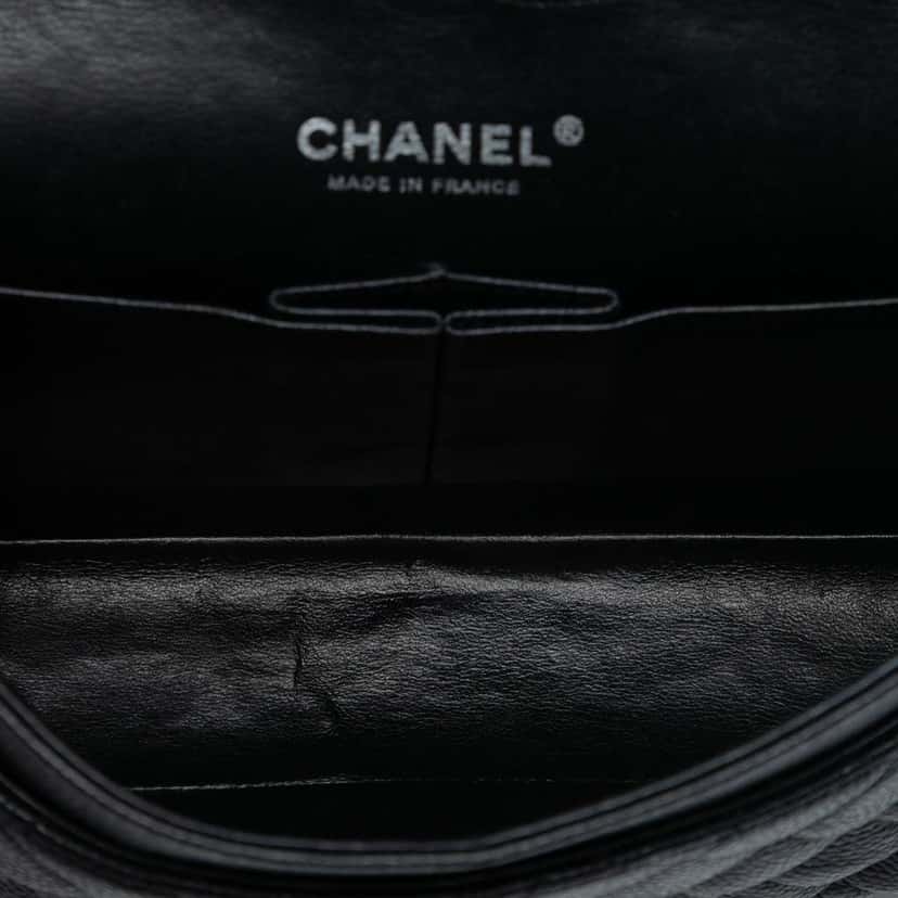 Chanel Medium Classic Caviar Double Flap Black Leather Good condition - Model View
