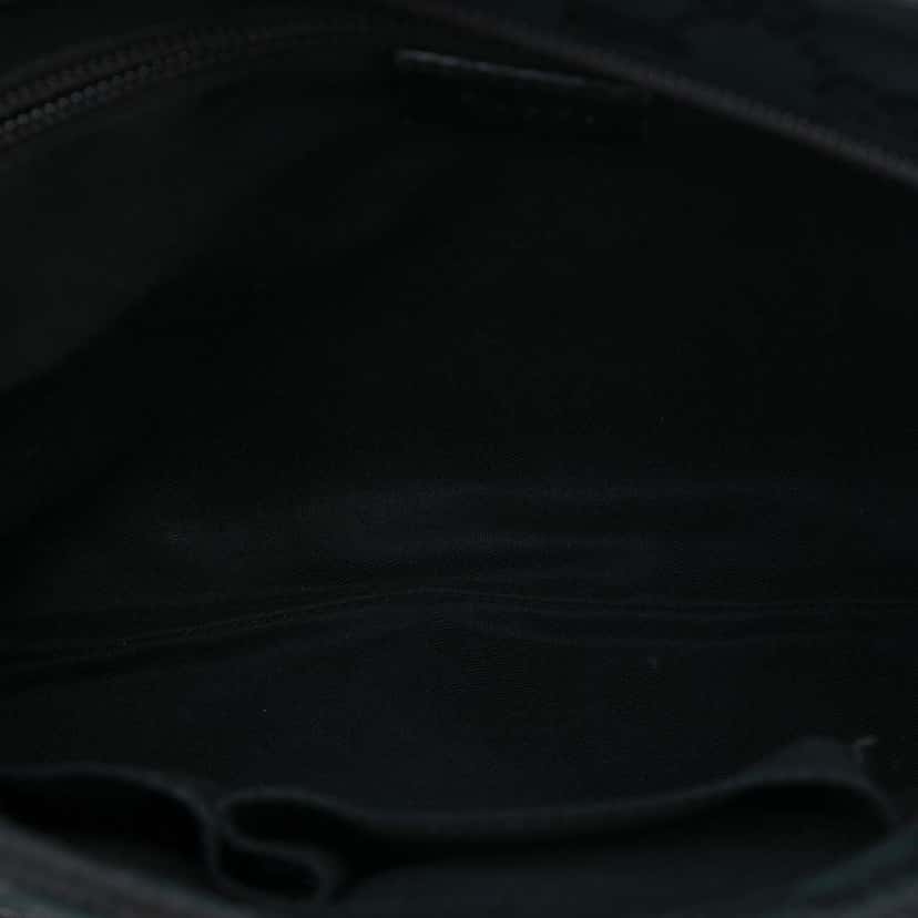 Gucci GG Canvas Web Crossbody Black Canvas Good condition - Model View