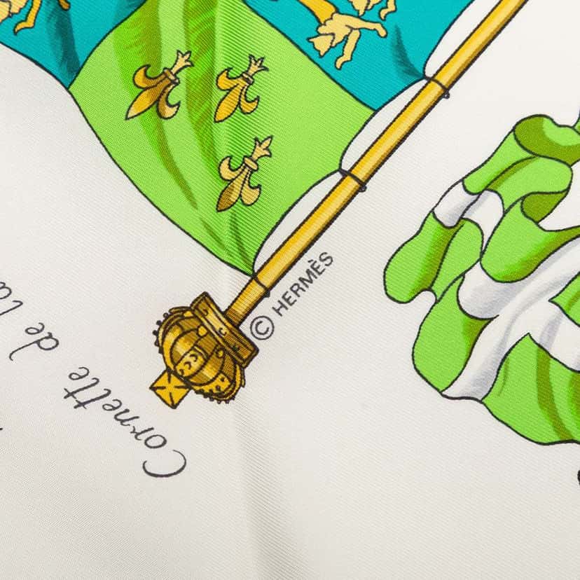 Hermès Pavois Silk Scarf 90 White Silk Good condition - Inside View