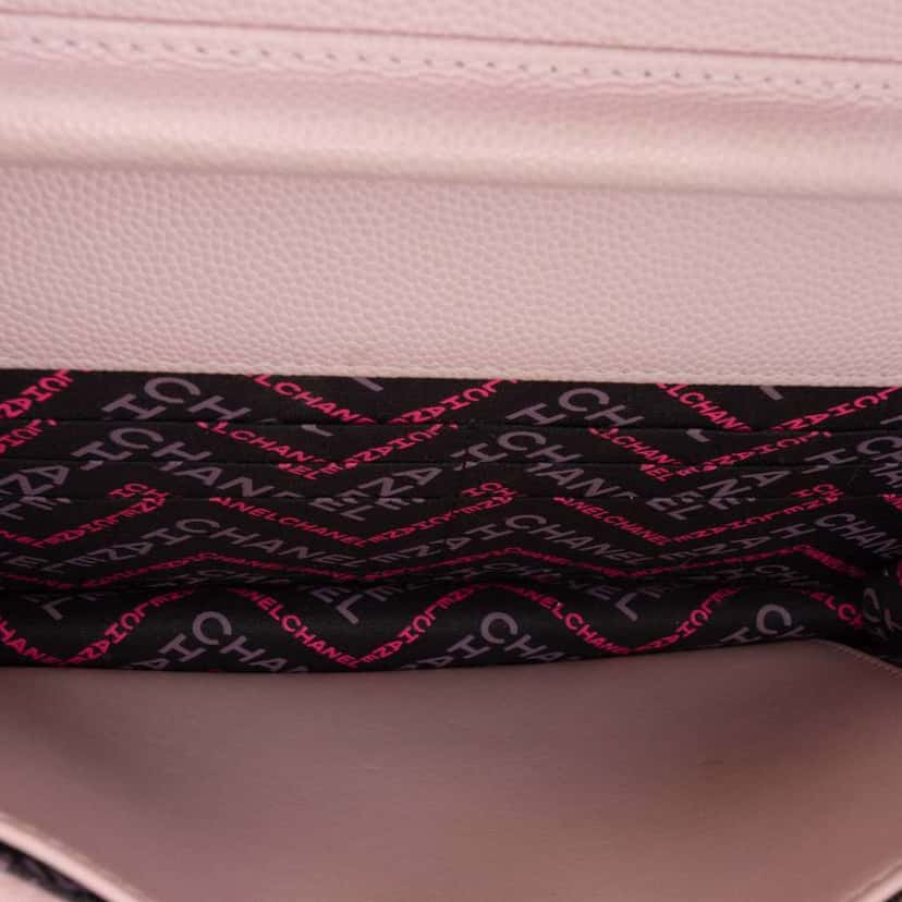 Chanel CC Quilted Caviar Wallet on Chain Pink Leather Good condition - Model View