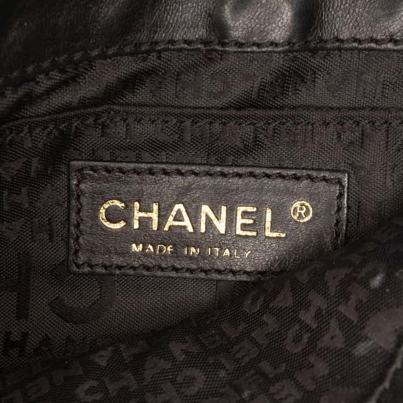 Chanel Wool Needlepoint Precious Symbols Pochette Black Wool Good condition - Box View