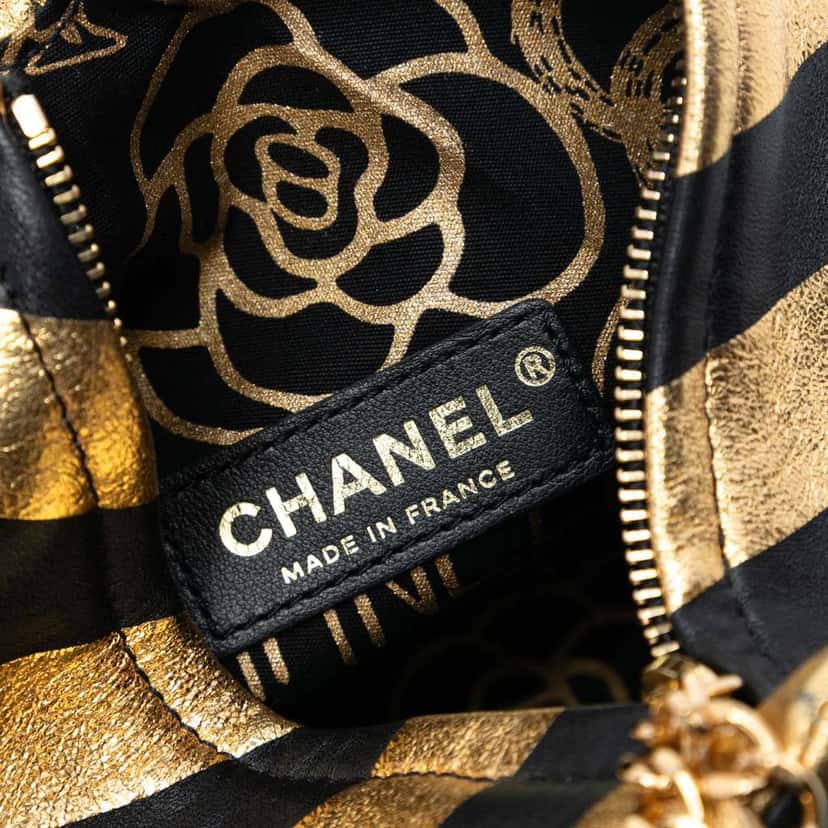 Chanel Metallic Lambskin Kheops Pyramid Clutch Gold Leather Very good condition - Box View