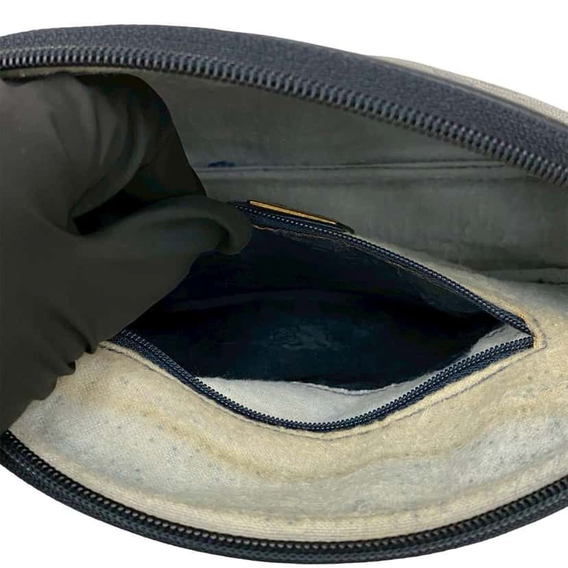 Gucci Micro GG Supreme Crossbody Grey Canvas Good condition - Inside View