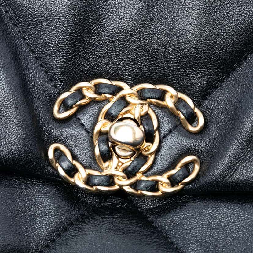 Chanel Maxi Lambskin 19 Flap Black Leather Very good condition - Box View