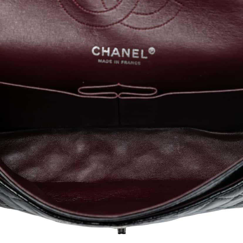 Chanel Medium Classic Distressed Patent Double Flap Black Leather Very good condition - Model View