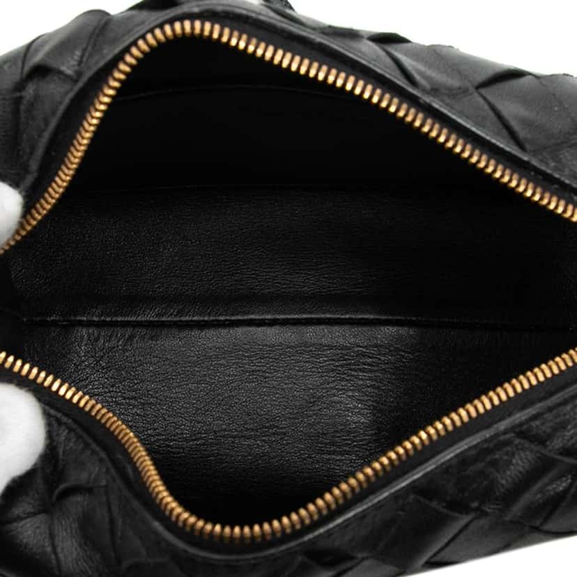 Bottega Veneta Mini Lambskin Intrecciato Loop Camera Bag Black Leather Good condition - Model View