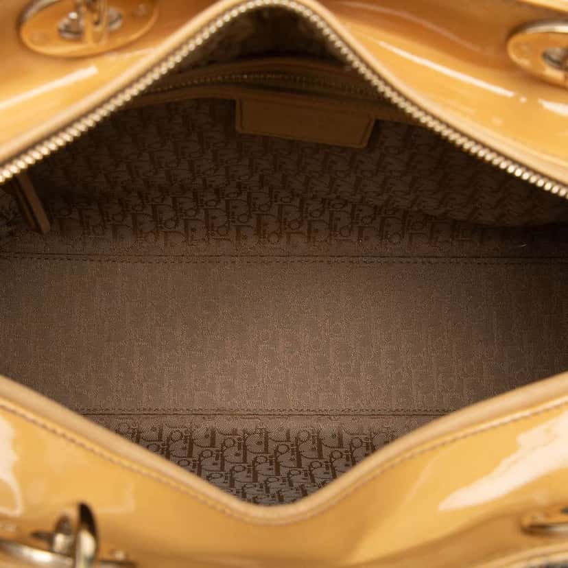 Dior Large Patent Cannage Lady Dior Brown Leather Good condition - Model View