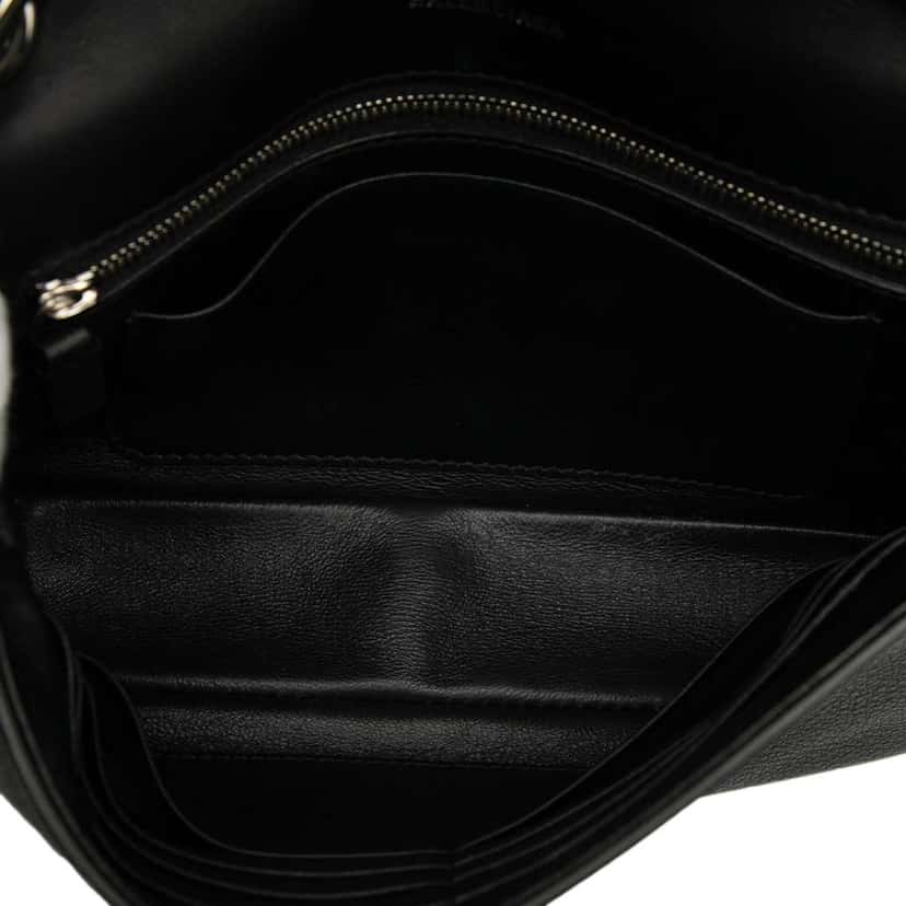 Balenciaga Leather Everyday Wallet on Chain Black Leather Very good condition - Model View