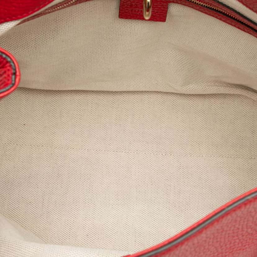 Gucci Medium Leather Soho Chain Tote Red Leather Good condition - Model View