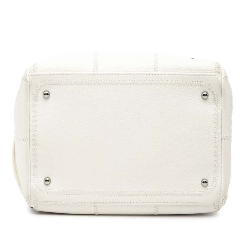 Chanel Mini Caviar Choco Bar Handbag White Leather Good condition - Inside View