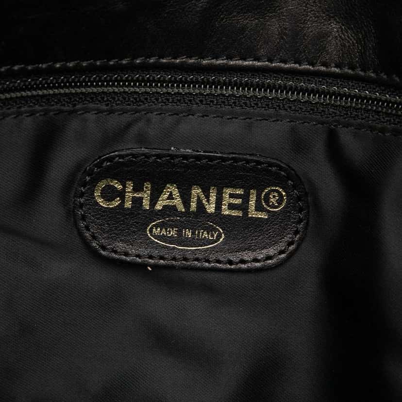Chanel CC Lambskin Tassel Flap Messenger Bag Black Leather Good condition - Box View