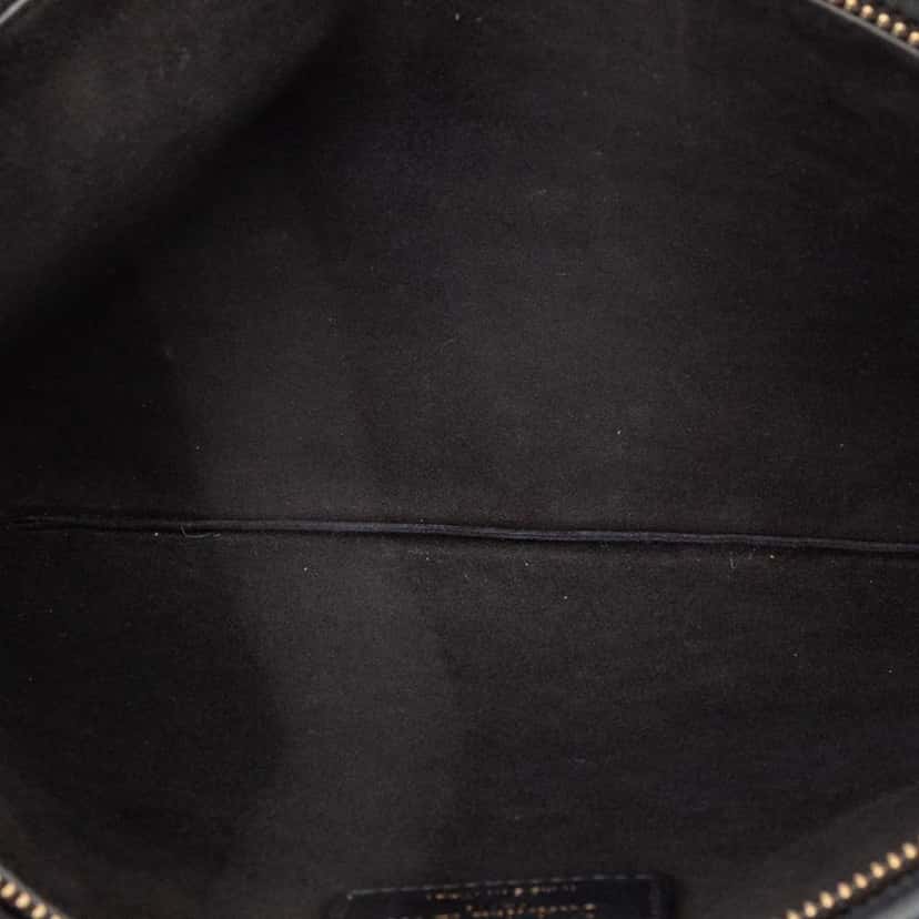 Dior Logo Embossed Leather Clutch Black Leather Good condition - Model View