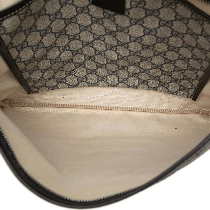 Gucci GG Supreme Web Crossbody Brown Canvas Good condition - Model View