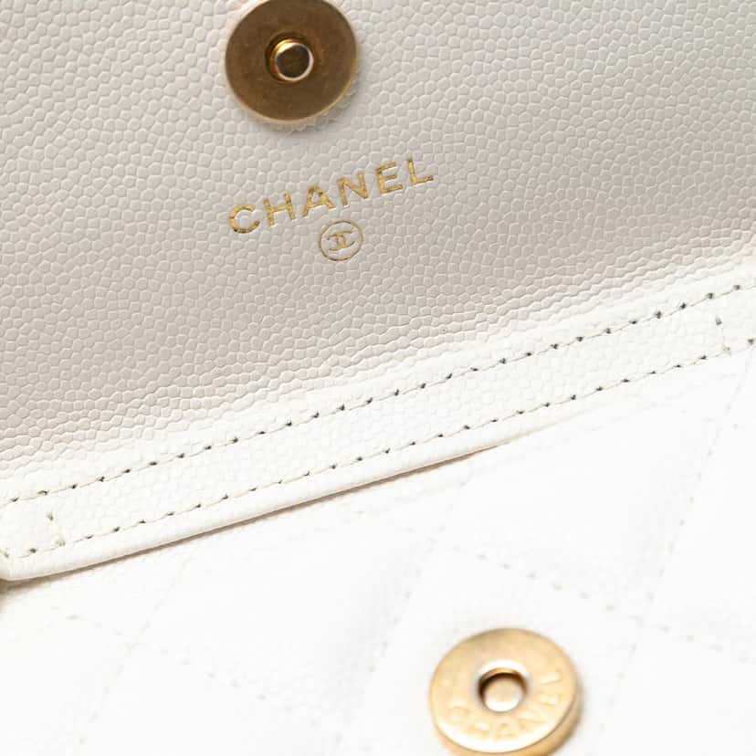 Chanel CC Quilted Caviar Medallion Charm Clutch With Chain White Leather Very good condition - Box View