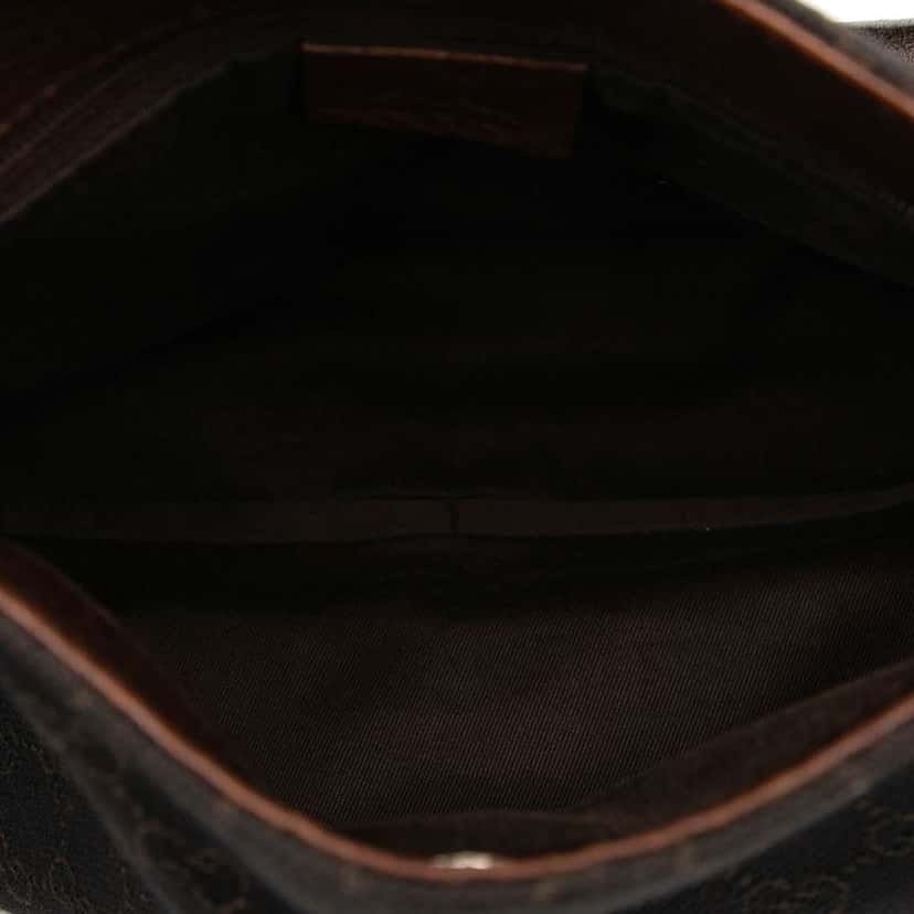 Gucci GG Canvas Shoulder Bag Brown Canvas Good condition - Model View