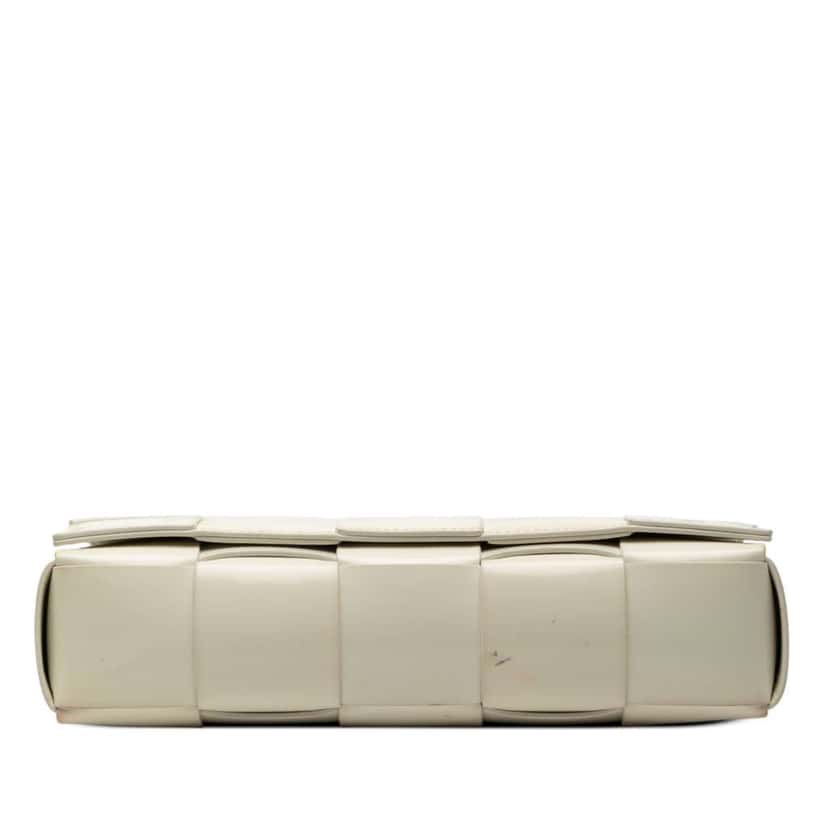 Bottega Veneta Nappa Intrecciato Cassette Crossbody White Leather Very good condition - Inside View