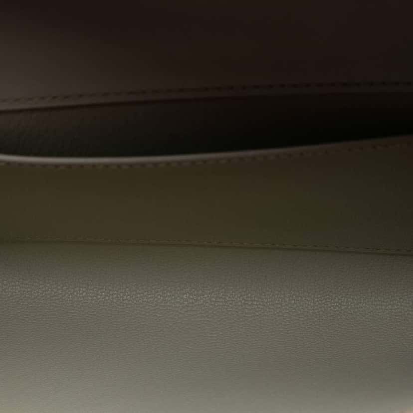 Hermès Tadelakt Medor Clutch 23 Grey Leather Good condition - Model View