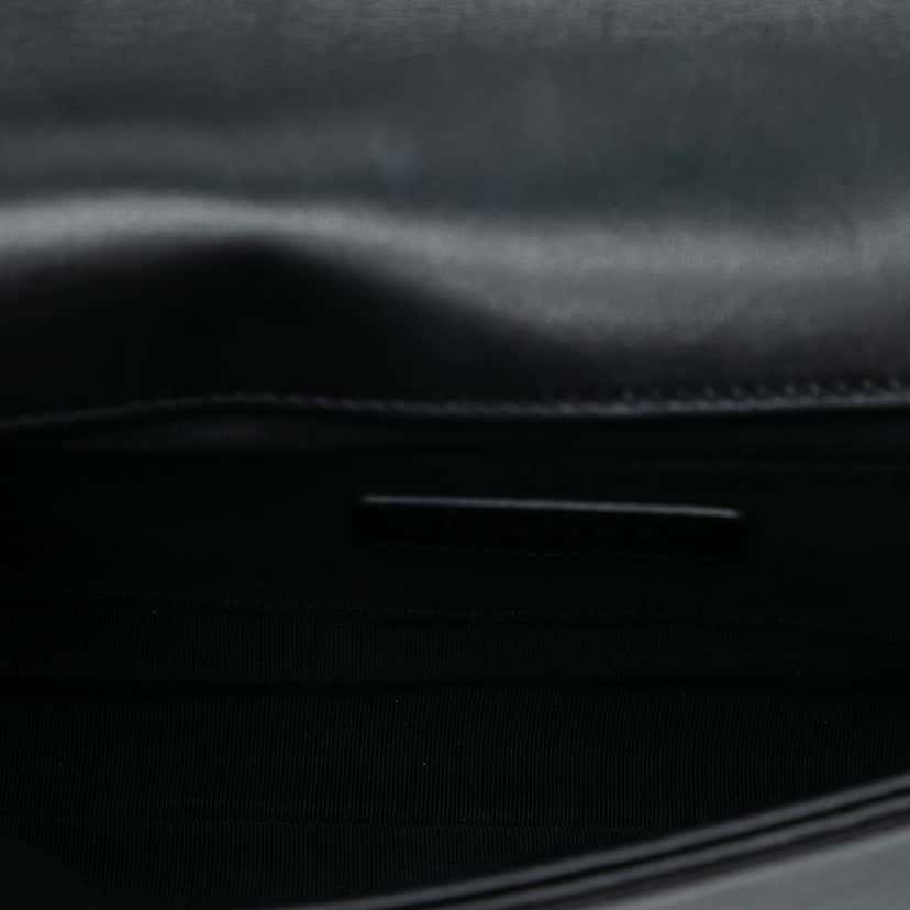 Chanel Old Medium Multicolor Quilted Lambskin Crest Boy Flap Green Leather Good condition - Model View