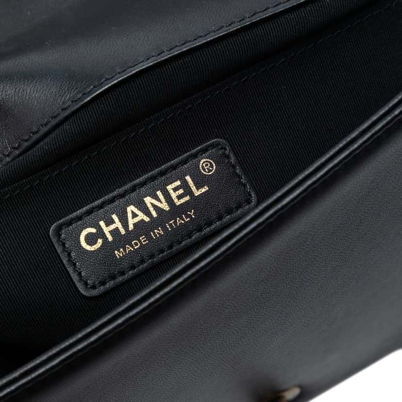 Chanel Old Medium Multicolor Quilted Lambskin Crest Boy Flap Green Leather Good condition - Box View