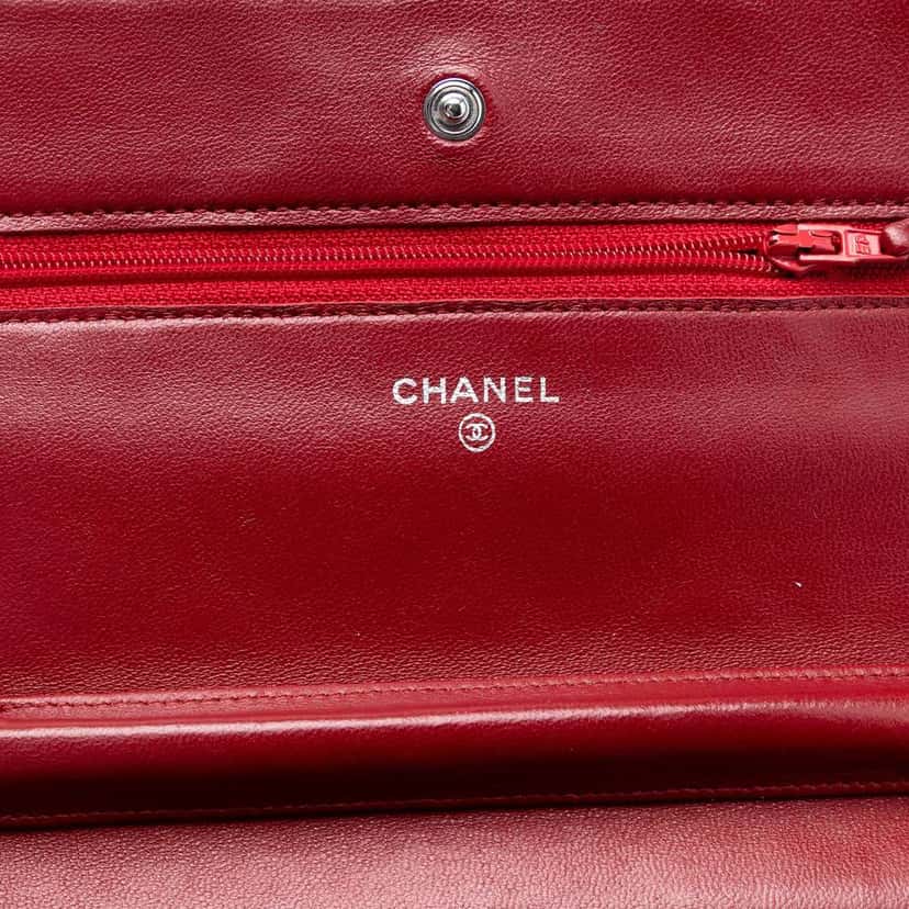 Chanel CC Quilted Lambskin Wallet on Chain Red Leather Very good condition - Box View