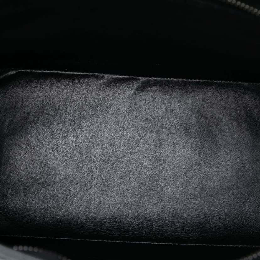 Chanel Caviar Medallion Tote Black Leather Very good condition - Model View