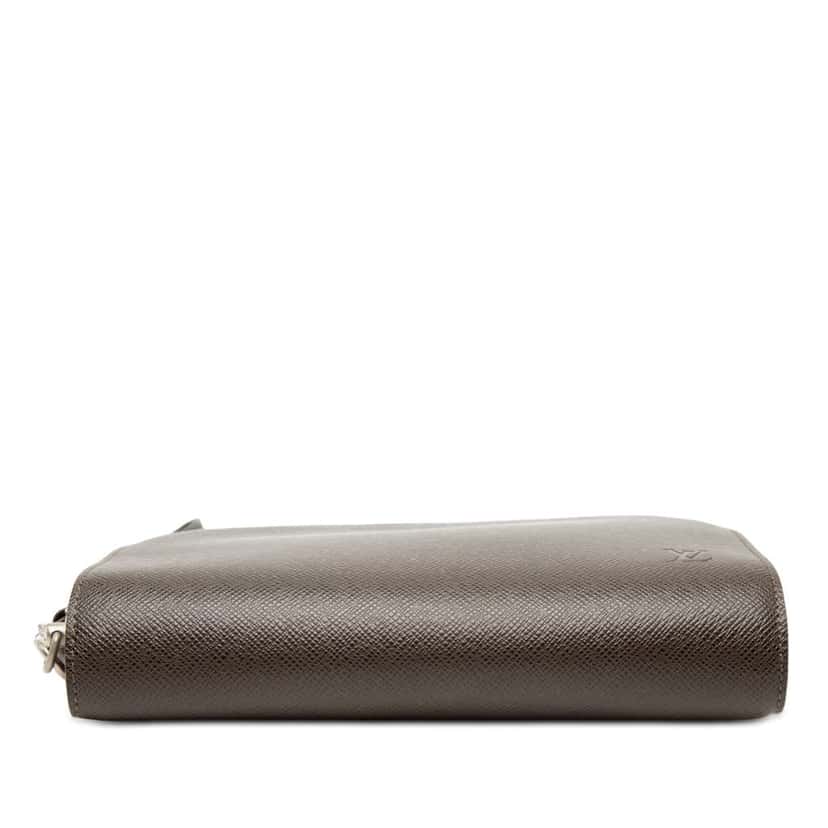 Louis Vuitton Taiga Pochette Baikal Brown Leather Good condition - Inside View