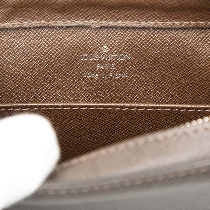 Louis Vuitton Taiga Pochette Baikal Brown Leather Good condition - Box View