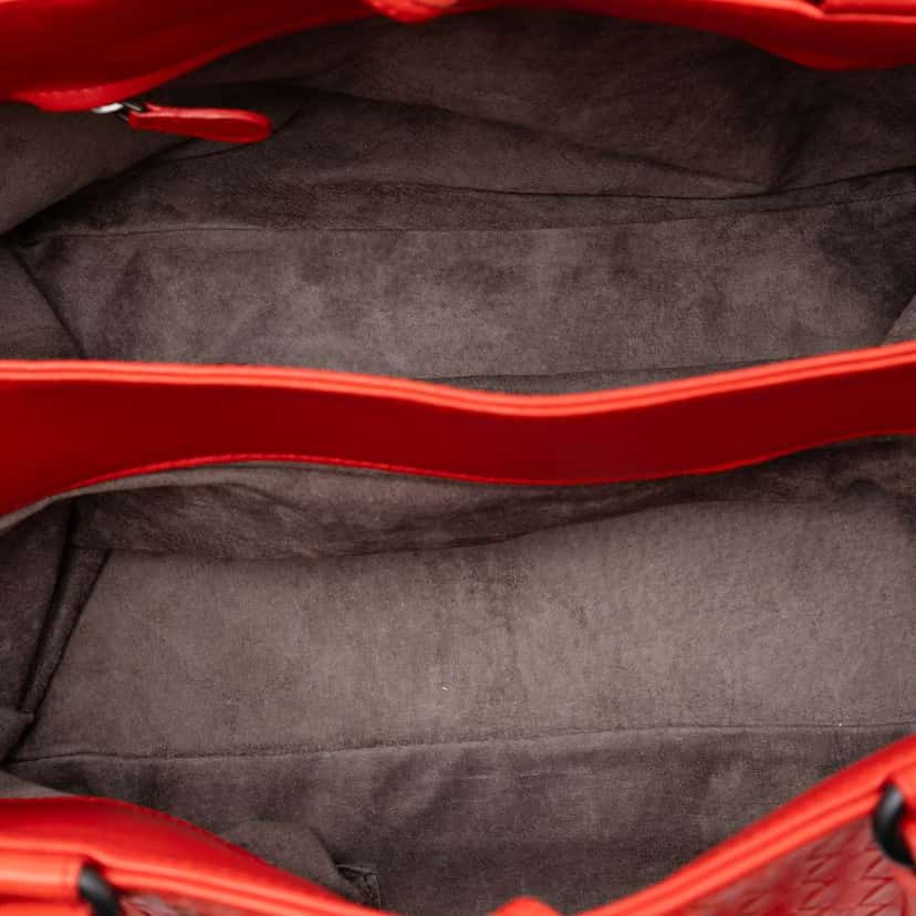 Bottega Veneta Nappa Intrecciato Milano Tote Red Leather Good condition - Model View