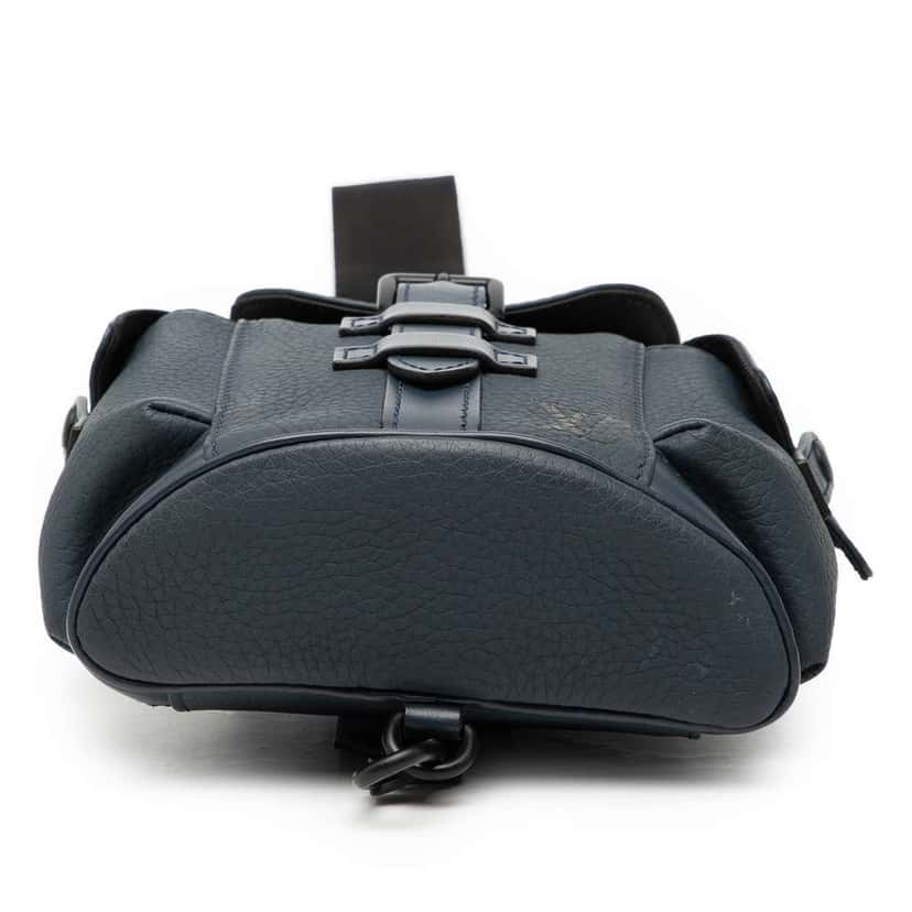 Louis Vuitton Taurillon Christopher XS Blue Leather Very good condition - Inside View