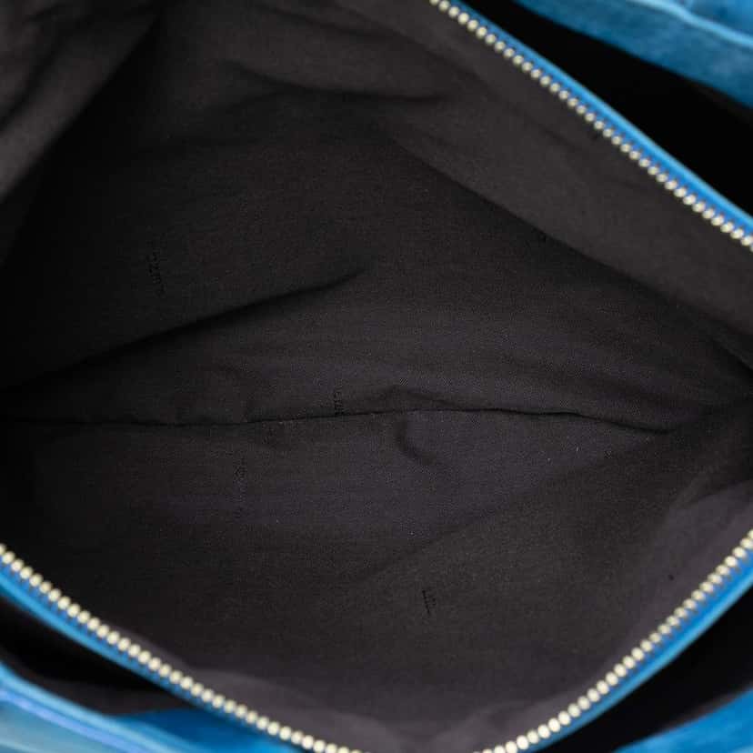 Fendi Nubuck FF Chains Tote Blue Leather Very good condition - Model View