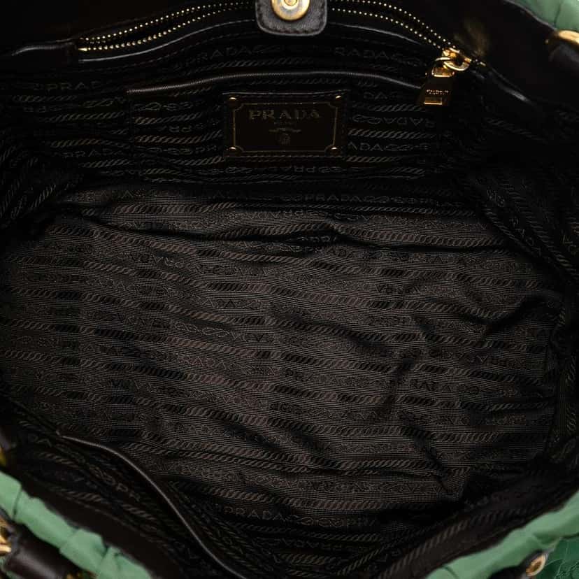 Prada Tessuto Gaufre Tote Green Good condition - Model View