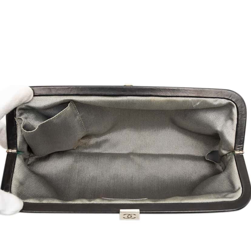 Chanel Quilted Lambskin Mademoiselle Ligne Clutch Black Leather Good condition - Model View