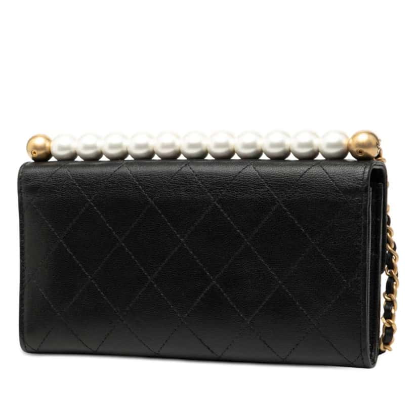 Chanel Quilted Goatskin Chic Pearls Clutch with Chain Black Leather Good condition - Back View