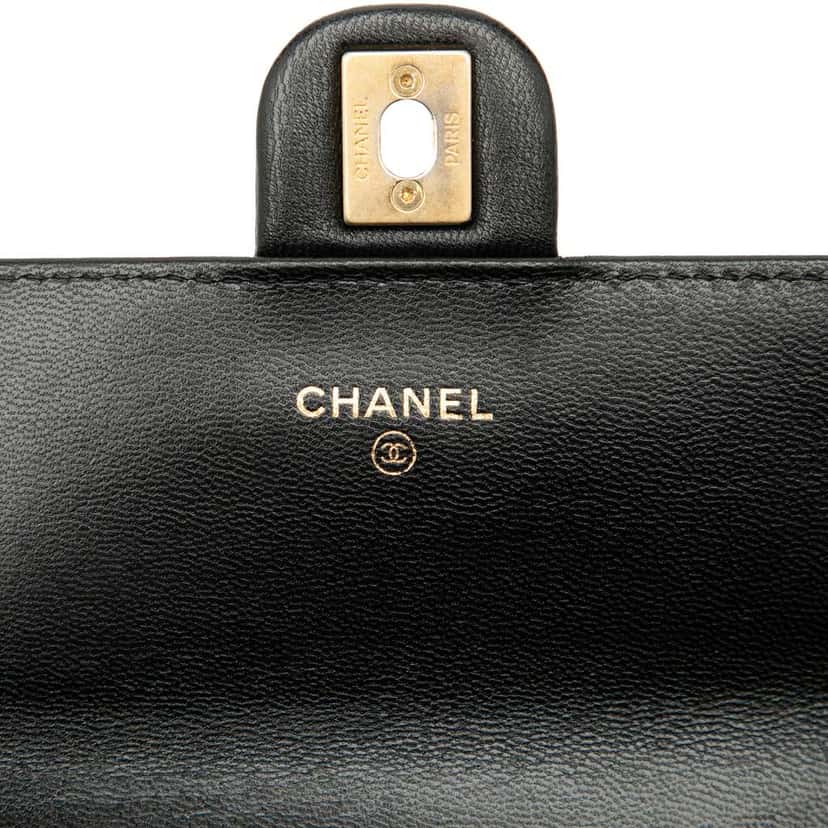 Chanel Quilted Goatskin Chic Pearls Clutch with Chain Black Leather Good condition - Box View