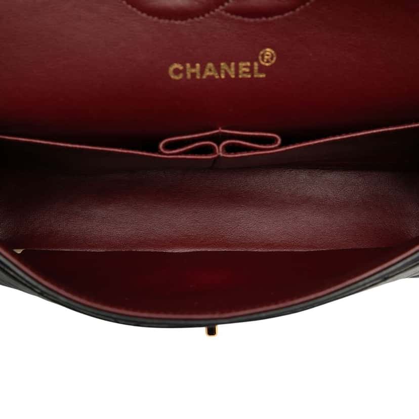 Chanel Medium Classic Lambskin Double Flap Black Leather Good condition - Model View