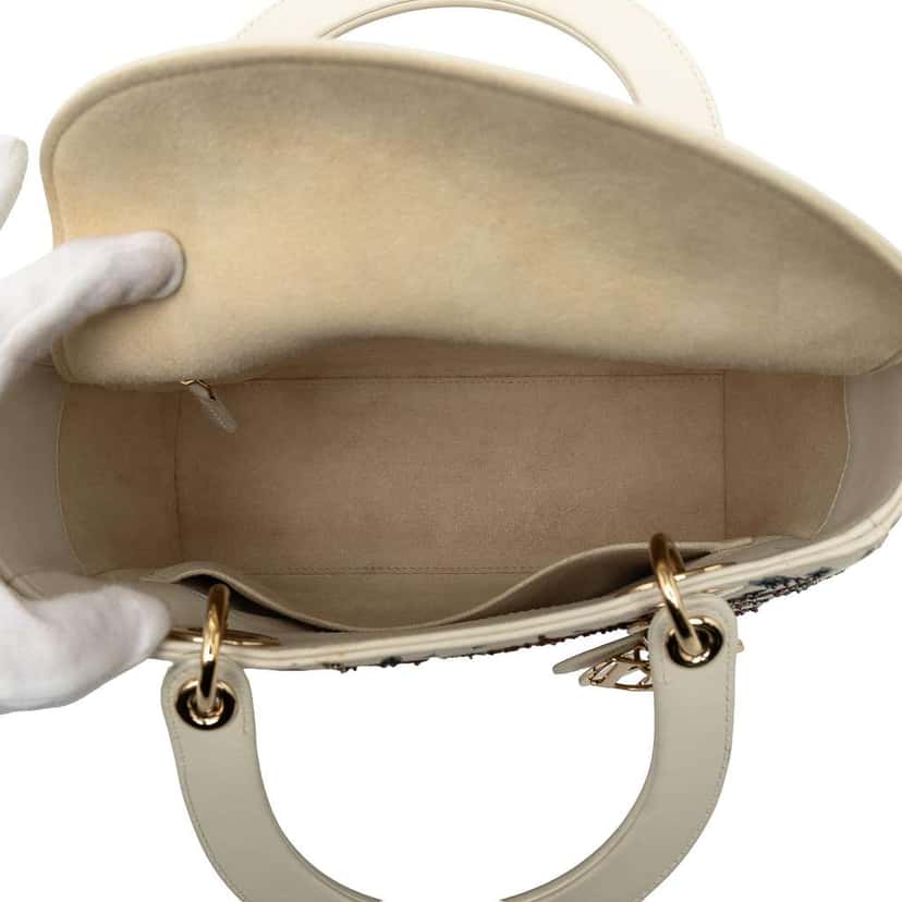 Dior Medium Calfskin Beaded and Embroidered Earth Lady Dior White Leather Good condition - Model View