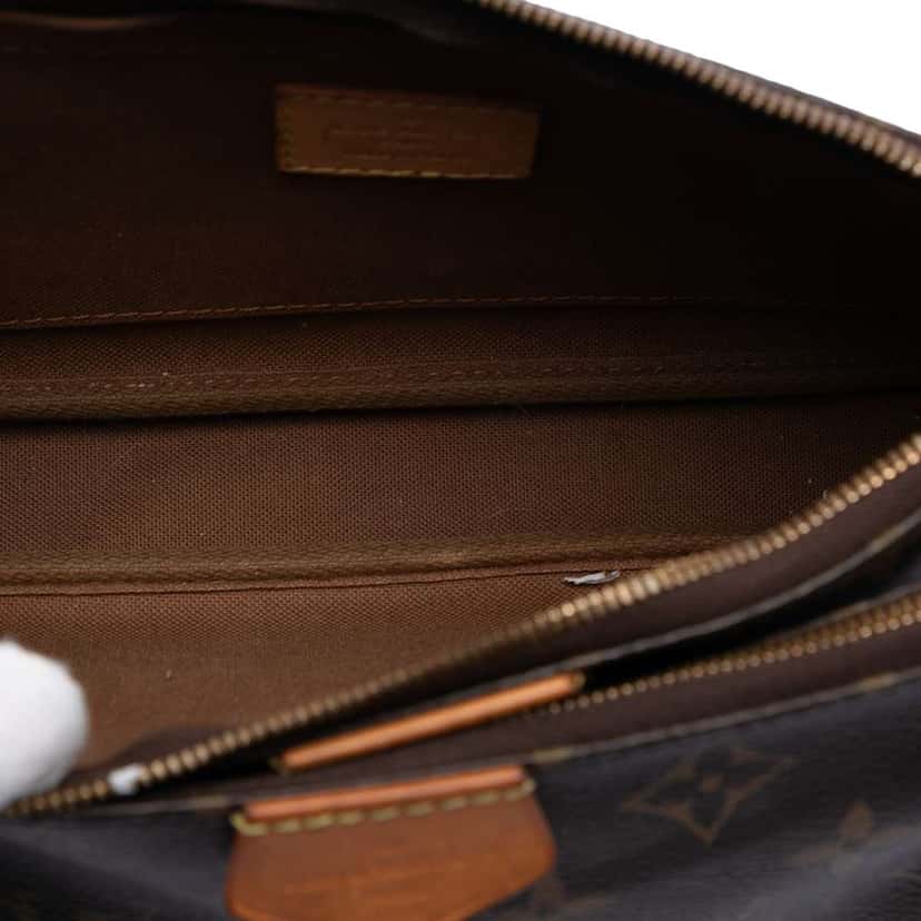 Louis Vuitton Monogram Multi Pochette Accessoires Brown Very good condition - Model View
