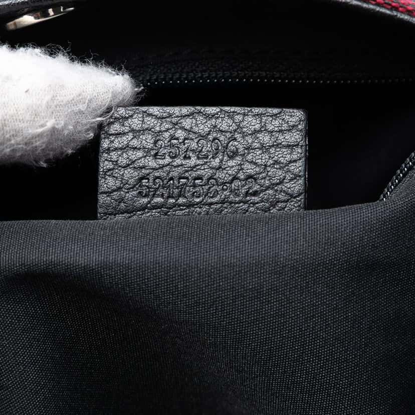 Gucci GG Canvas Shoulder Bag Red Canvas Very good condition - Box View